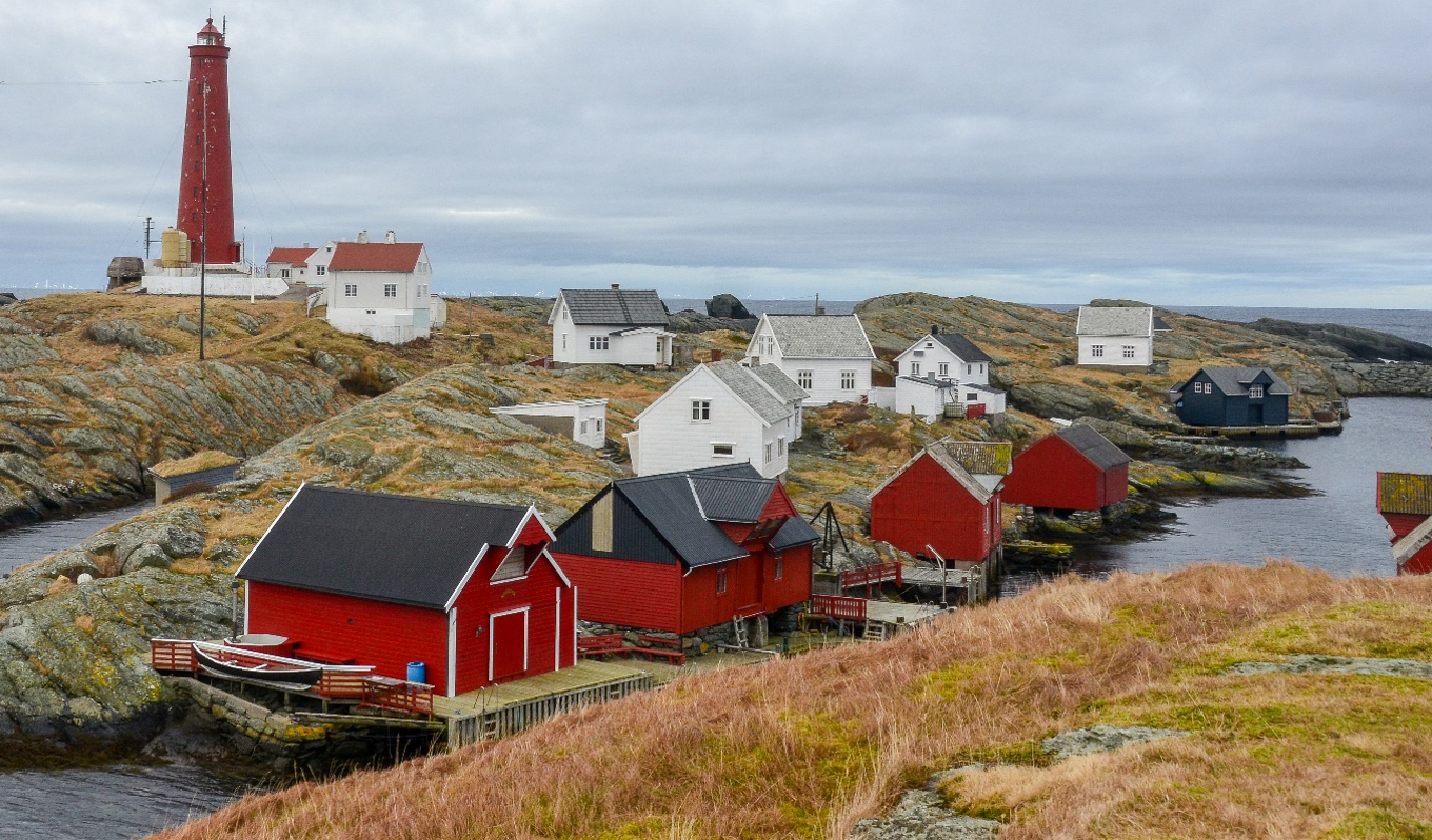 Fotorealistisk visualisering av vindturbiner i Vestavind B, fra Utvær fyrstasjon, om lag 29 km fra utredningsområdet. Illustrasjon: Multiconsult.