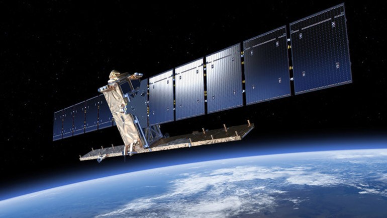 Sentinel-1 satellittene har bane over polare strøk, og kan ta bilder over land og vann i all slags vær. Sentinel-1A ble skutt opp 3 April 2014 og Sentinel-1B ble skutt opp 25 April 2016. Begge er skutt opp fra Fransk Guinea. Kilde: ESA