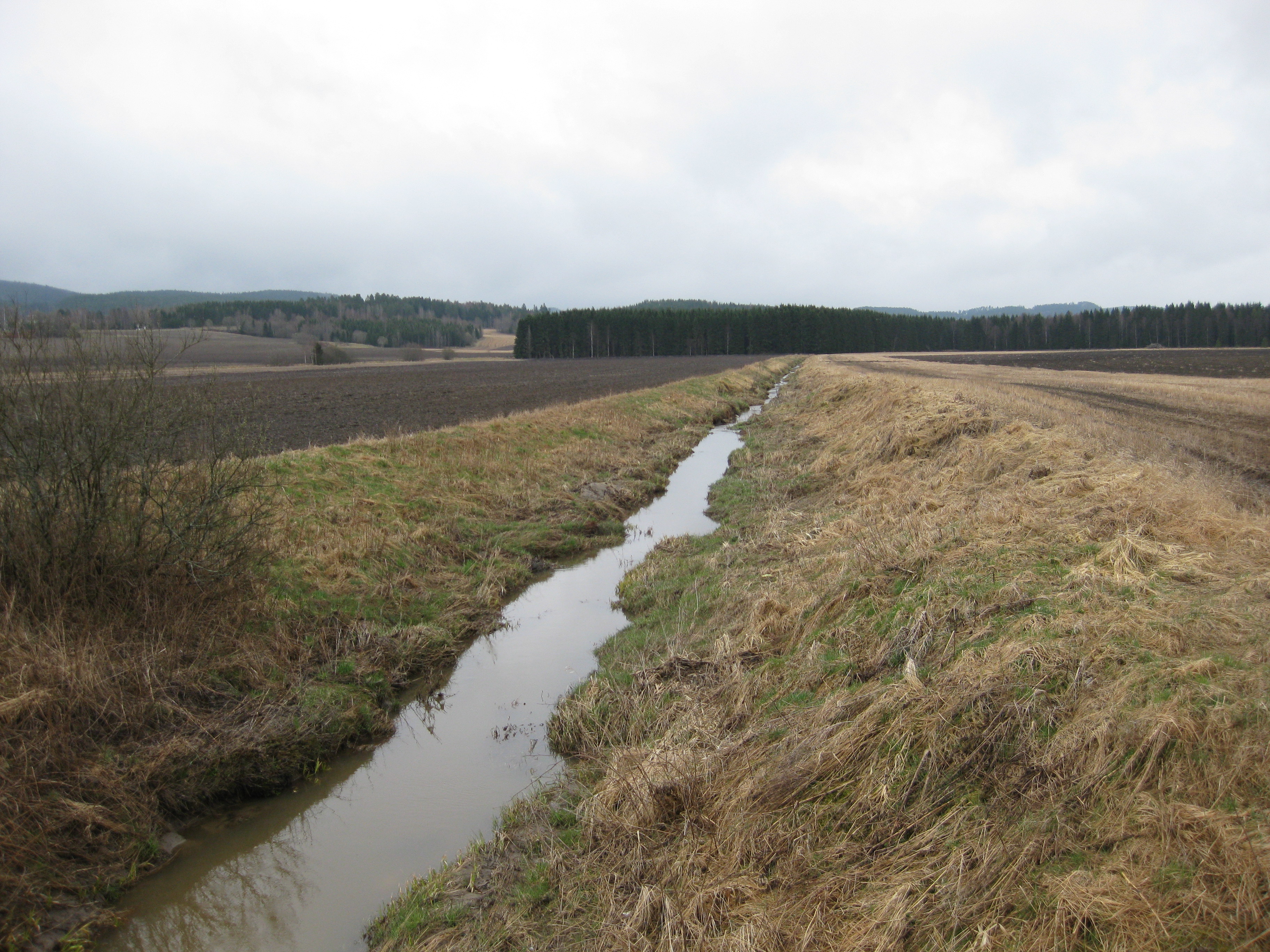 Kanal uten vegetasjon